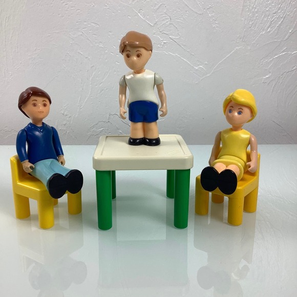 Little Tikes dollhouse mom dad son table two chairs bundle of 6 - Picture 2 of 12